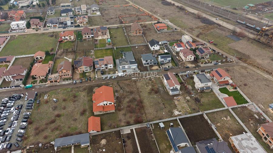 Teren intravilan de 925 mp în Vladimirescu - 18