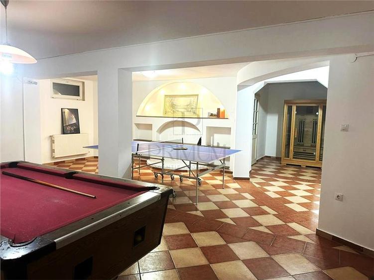 BLASCOVICI - CASA INDIVIDUALA - 6 camere - 3 bai - demisol - GARAJ - 3