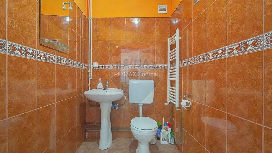 Oportunitate: Casă 6 camere (3 camere spațiu comercial+etaj locuință) - 16