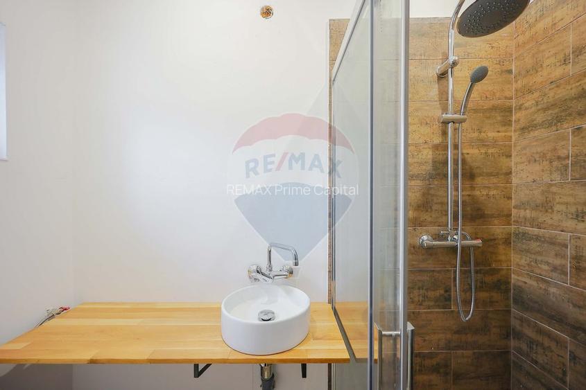 Pensiune cu 11 camere de vanzare, situata in Baile 1 Mai, Sanmartin - 16