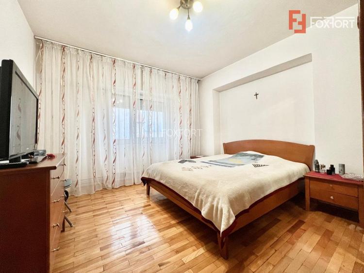 Apartament cu 3 camere, etaj 5 de vanzare, zona Lunei - 3