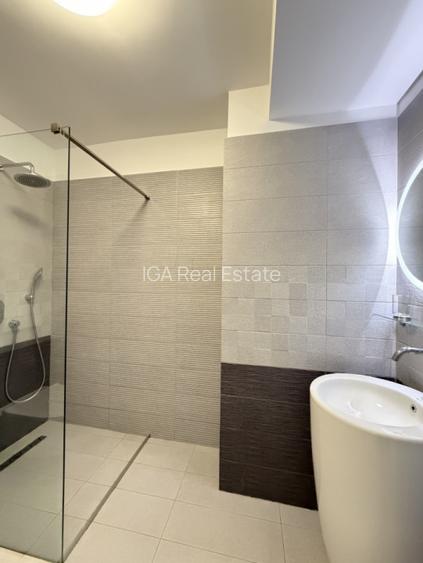 Vedere la mare in complex cu piscina si parcare privata - 8