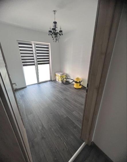 Casă / Vilă cu 4 camere de vanzare in Floresti, zona Eroilor - 4