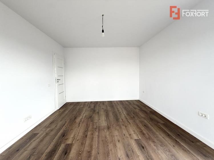 Duplex cu 5 camere, despartit prin camera tehnica, teren de 365 mp - Sanandrei