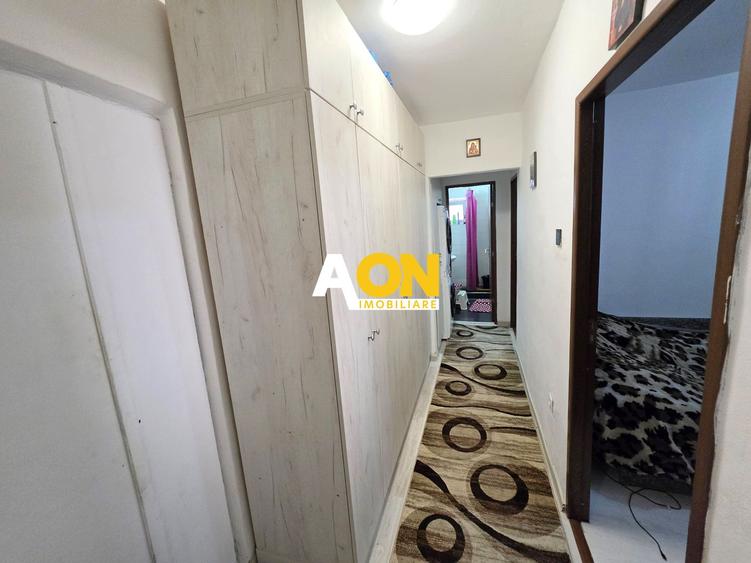 Apartament cu 3 camere, parter, boxă, acces curte, Cetate, zona Closca