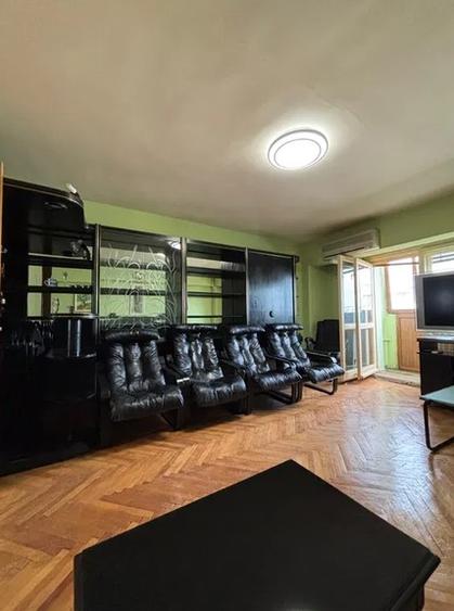 DECEBAL bloc STRADAL 1996  metrou Muncii,decomandat,doua BAI, SPATIOS 76M,LIBER!