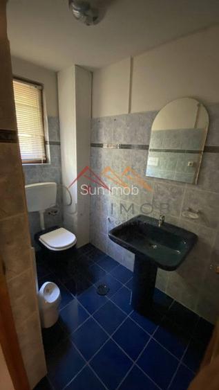 Vila de vanzare, teren 3100 mp, 7 camere, 6 grupuri sanitare, 3 CT, an 1997 - 48