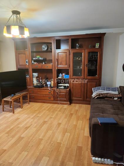 Drumul Sarii Al. Botorani 3 Camere Decomandat bloc 1989 et. 3, 76mp - 2