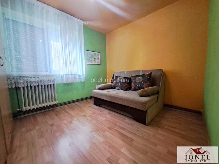 Vanzare apartament doua camere in Cugir, etaj 1 - 3