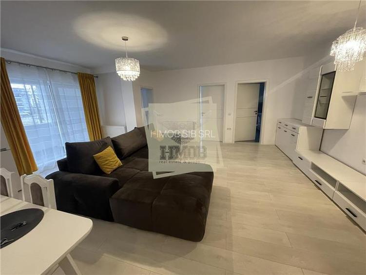 Apartament modern cu 3 camere terasa si 2 parcari in zona Centrala - 2