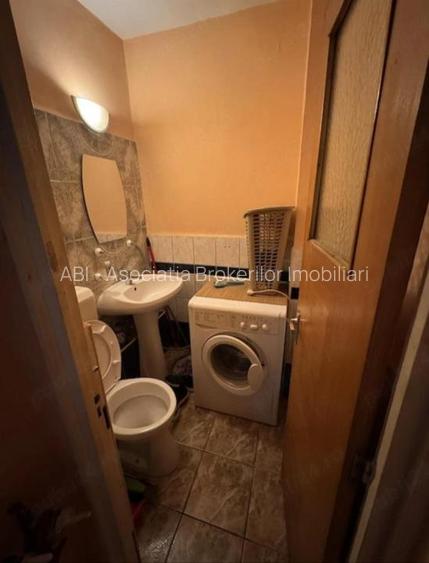 Bld Brancoveanu metrou si parc,3 camere,77mp, bloc 1987/165.000euro - 4