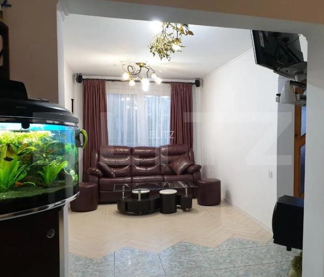 De vanzare apartament 4 camere (cartier Tractorul) - 9