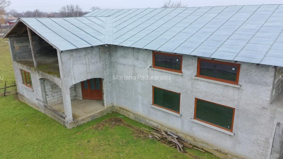 Casa mare la șoseaua județeana+1487 teren - 2
