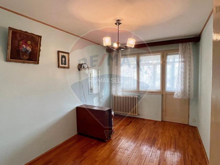 Vanzare apartament 3 camere, decomandat, Drumul Taberei - Bd. 1 Mai - 3