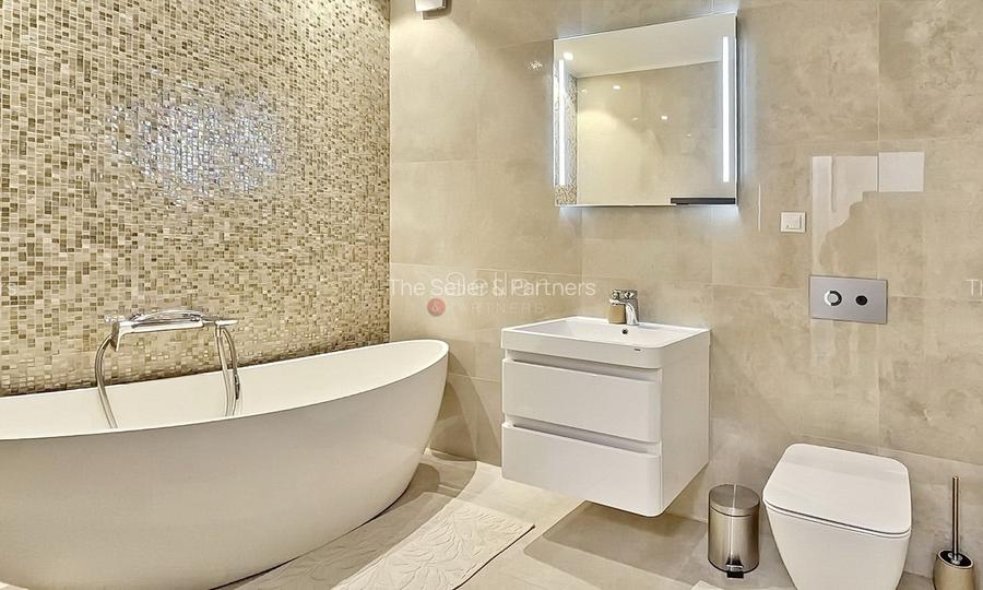 Priveliste spectaculara catre masivul Tampa - 4