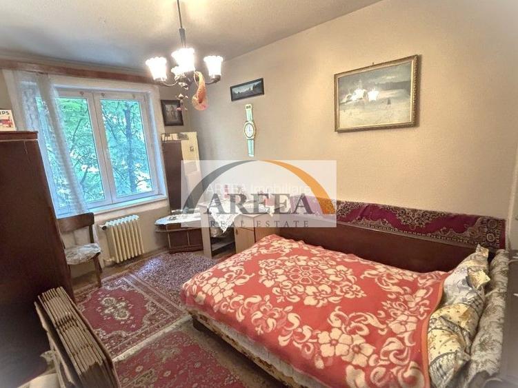 De renovat - 2 camere - Metrou Piata Romana - etaj 3 - 4