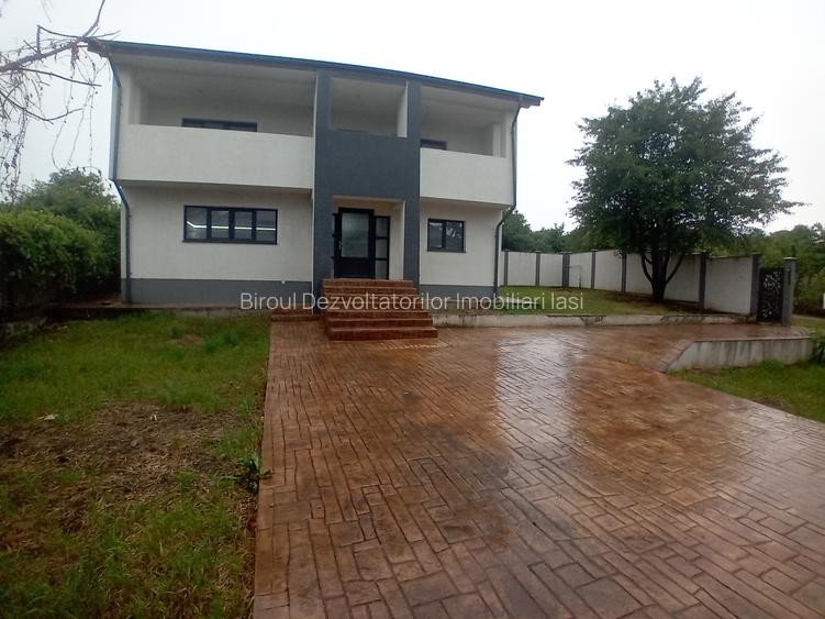 Casa  mare, luminoasa, spatioasa cu 5 camere, doua bai, 400 mp teren, Bucium - 28