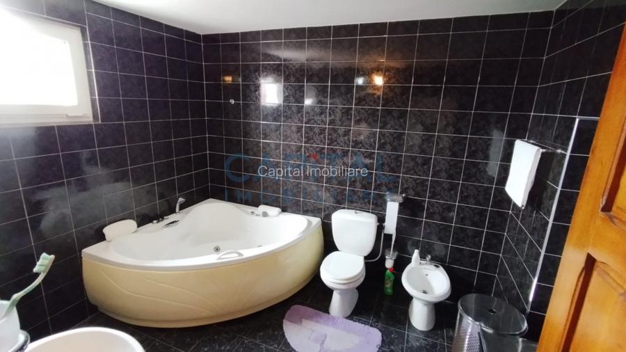 Casa / Vila spatioasa zona URSULET - 8