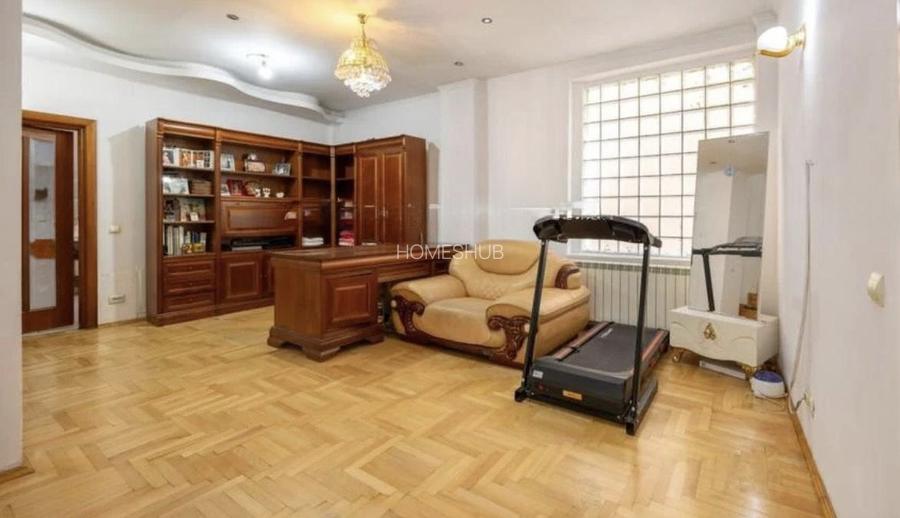 Casa individuala / Spatiu comercial / Clinica | 335 mp, curte proprie | Baicului - 9