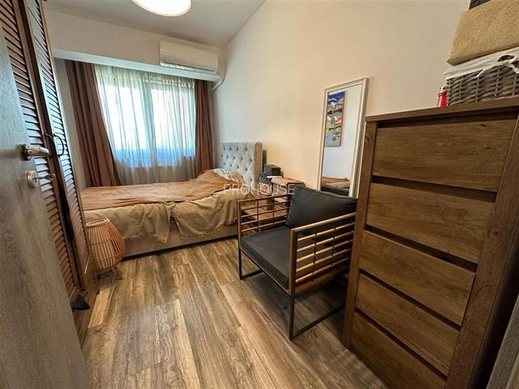 Ultracentral, Bloc Nou, Etaj 1. - 4