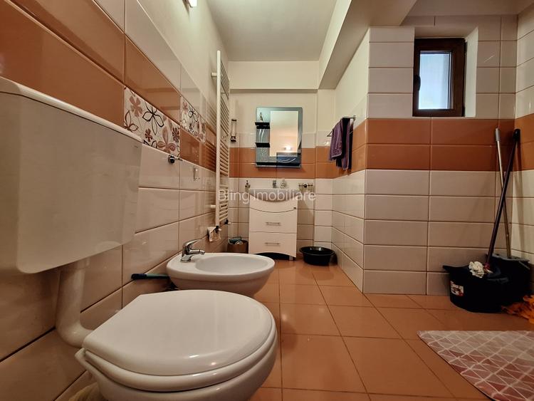 Apartament cu 2 camere, 45 mp, parcare, zona VIVO - 7