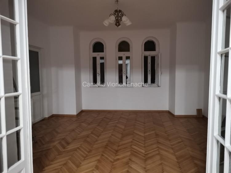 Inchiriere apartament într un P+2 - 7
