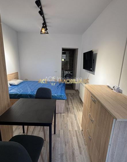 Garsoniera de inchiriat | Titan | Metrou | 25 mp | centrala | curte - 2