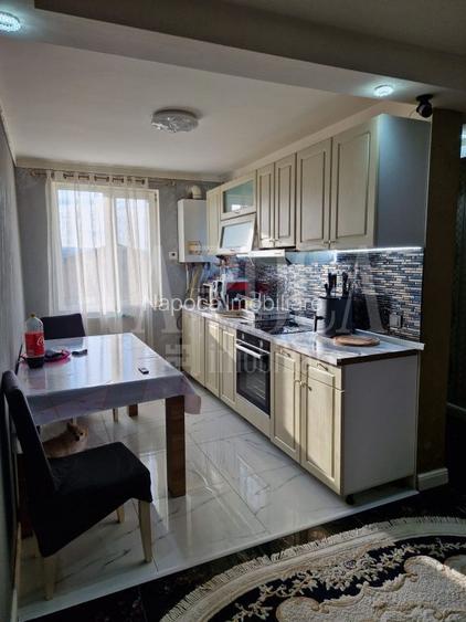Apartament 3 camere de vanzare in Floresti - 2