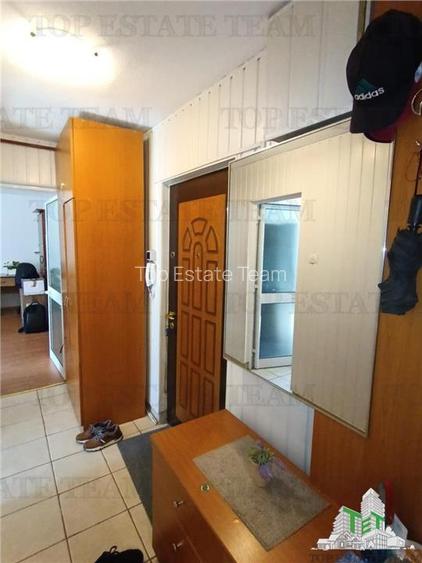 Oferim spre inchiriere un apartament deosebit decomandat cu 2 camere si balcon i - 4