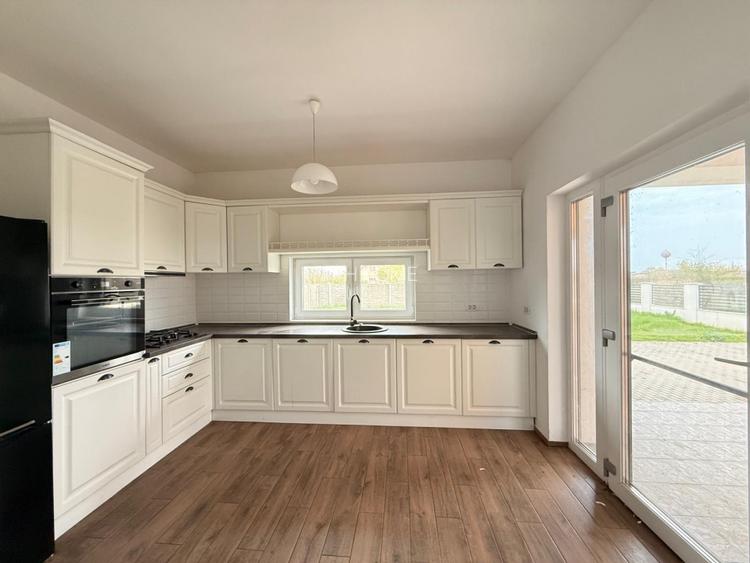 Casă individuală de vânzare în Săcălaz, suprafata totala 221 mp - 5