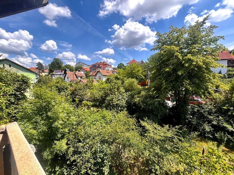 Apartament 3 camere central Ștrand cu garaj si boxa