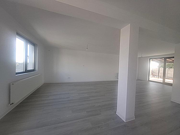 Oportunitate Unică! Vilă de Lux Super-Spațioasă din Cărămidă | Domnești, Ilfov!