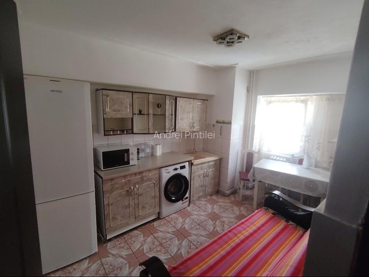 P.F închiriez apartament 2 camere , decomandat, 64 mp pe Esplanada Oancea  - 2