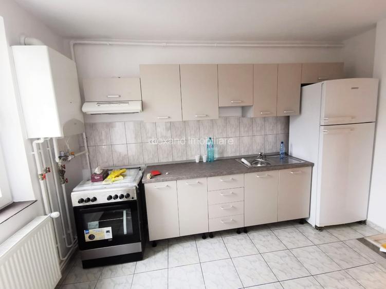 Apartament  cu trei camere, decomandat in  Centrul Civic - 3