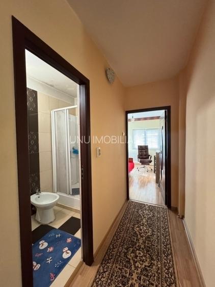 Etaj 2 - 4 camere decomandat - doua bai - doua balcoane - Dacia - 16