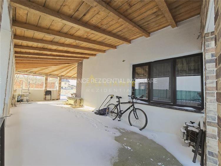 Gata de mutare- 425mp teren - 5 camere - 3 bai - 2