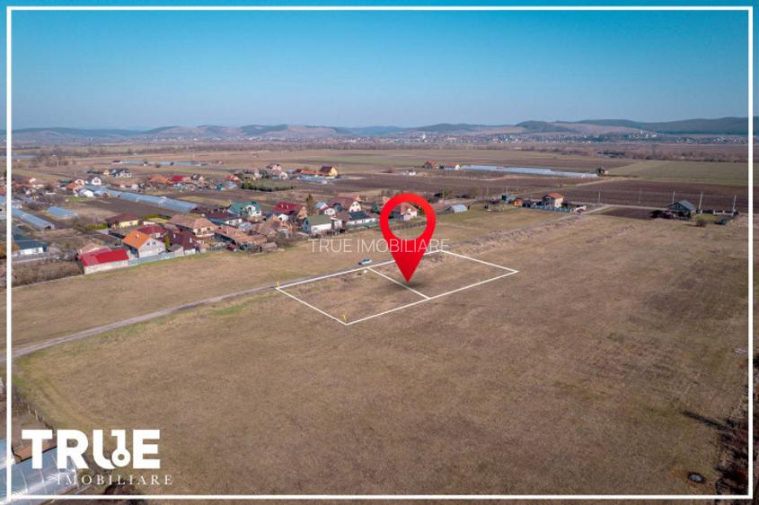 Teren intravilan, 1035m? + 1056m?, S&acirc;ntana de Mureș! - 12