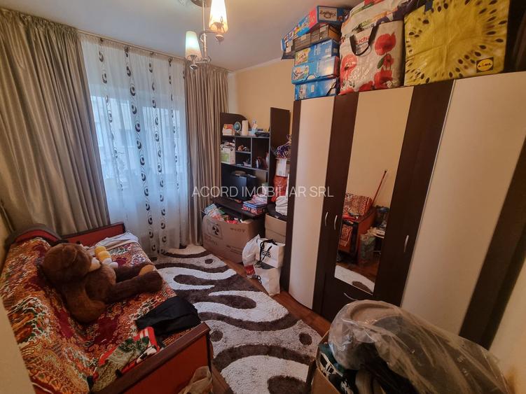 Poarta 6 liceul Blaga- apartament 4 camere decomandat cu gaze - 11