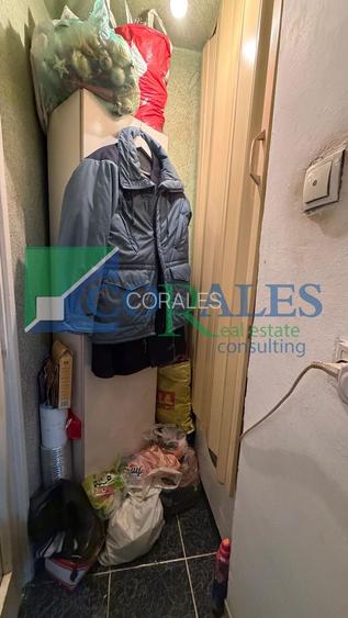 Central - Piata 700. Bloc de Caramida. Decomandat, Et 2. Posibilitate Centrala - 9