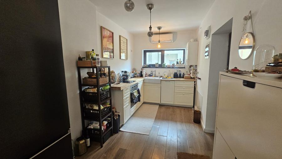 Dorobanti - etaj vila, total 3 proprietari, singur pe nivel, terasa 25 mp