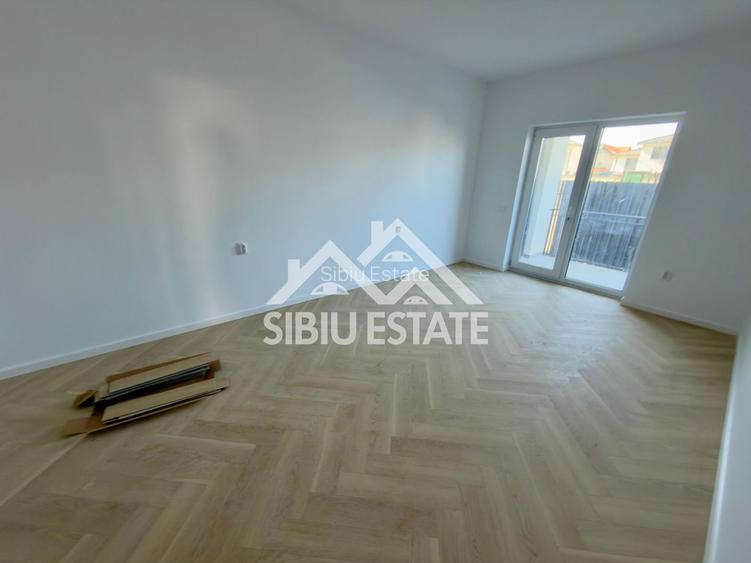 Apartament ,cu 2 camere si balcon, parcare inclusa, COMISION 0 - 2