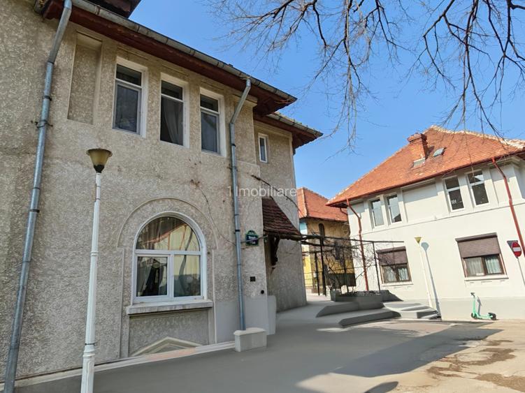 Ultracentral, casa cocheta pe o strada speciala! - 6