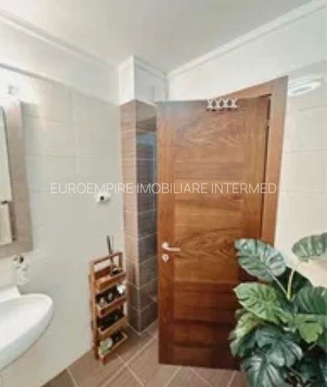 Apartament spectaculos in Mamaia la doar 1.5 km de oras. Parcare inclusa - 12