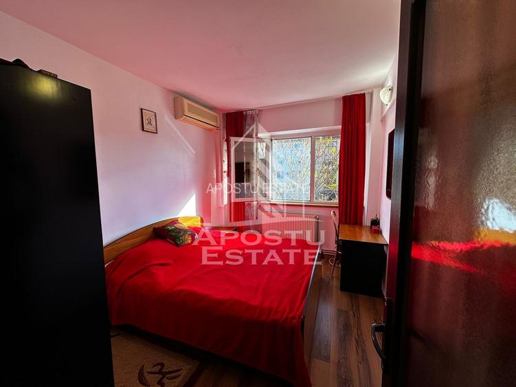 Apartament 2 camere, decomandat, centrala proprie,  zona UVT - 4