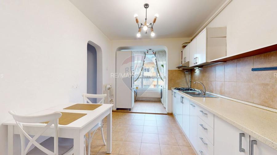 3 Camere Luminos | Vedere Deschisă către Tâmpa | Zonă Premium Scriitor - 3