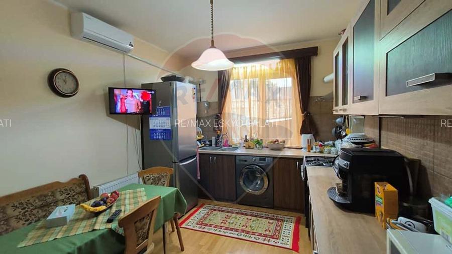 Casă cu piscină de vânzare în zona Piața Centrală Galați - 12