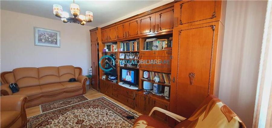 Royal Imobiliare - Vanzare apartament 2 camere zona Vest - 3