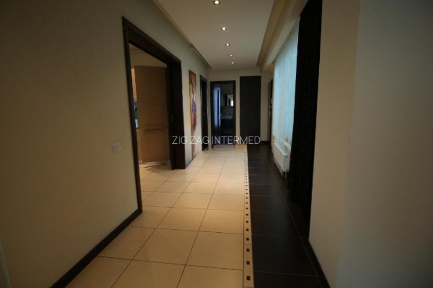 Km. 5 - Sos. Mangaliei, apartament ultramodern, 120 mp., 3 camere - 9