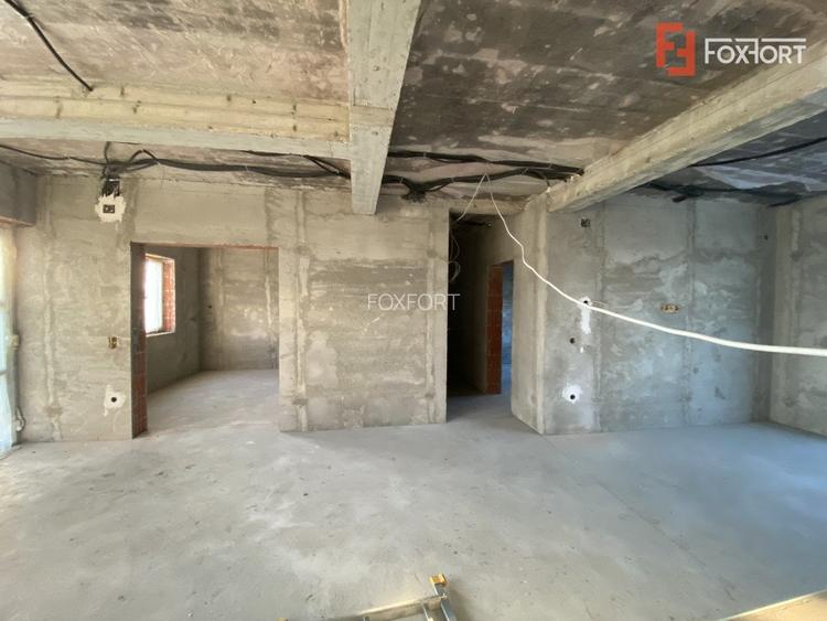 Casa tip triplex, cu 2 camere, de vanzare in Sanandrei. - 3