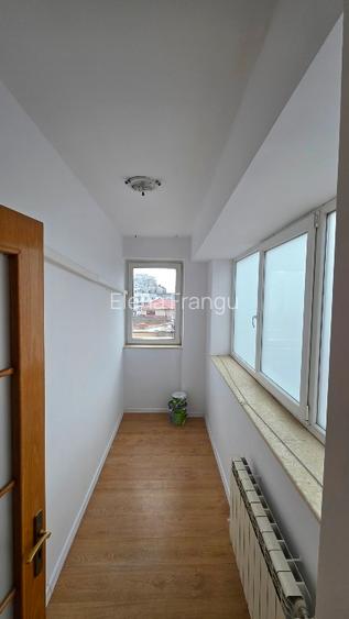 Nou renovat 100mp 3camere et.3  - 10